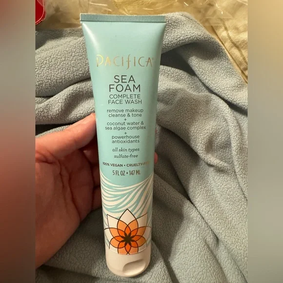 Pacifica Gentle Cleansing Face Wash - Picture 1 of 2